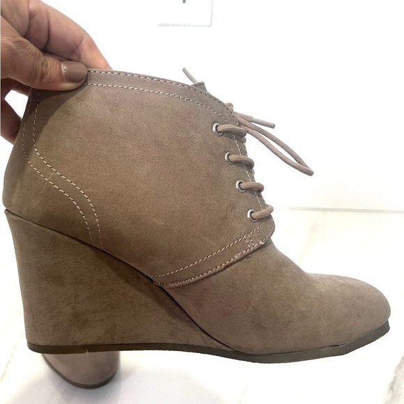 Arizona Jean Company Lexie Taupe Wedge Booties - Picture 6 of 7